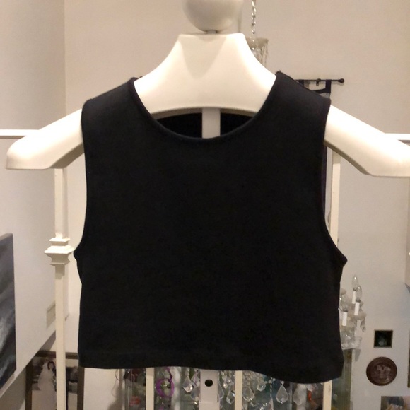 Forever 21 Tops - Forever 21 Black crop Top